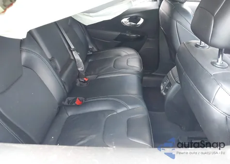 2023 Jeep Cherokee Altitude Lux 4X4 из США, поврежденный, VIN 1C4PJMMB5PD102542